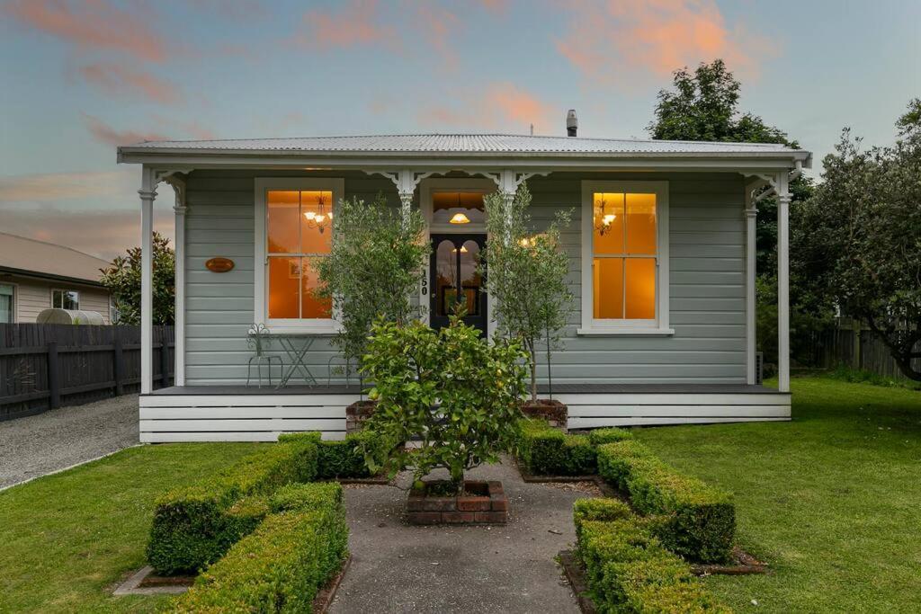 Historic Charm In Greytown - Cosy Kowhai Cottage Zewnętrze zdjęcie