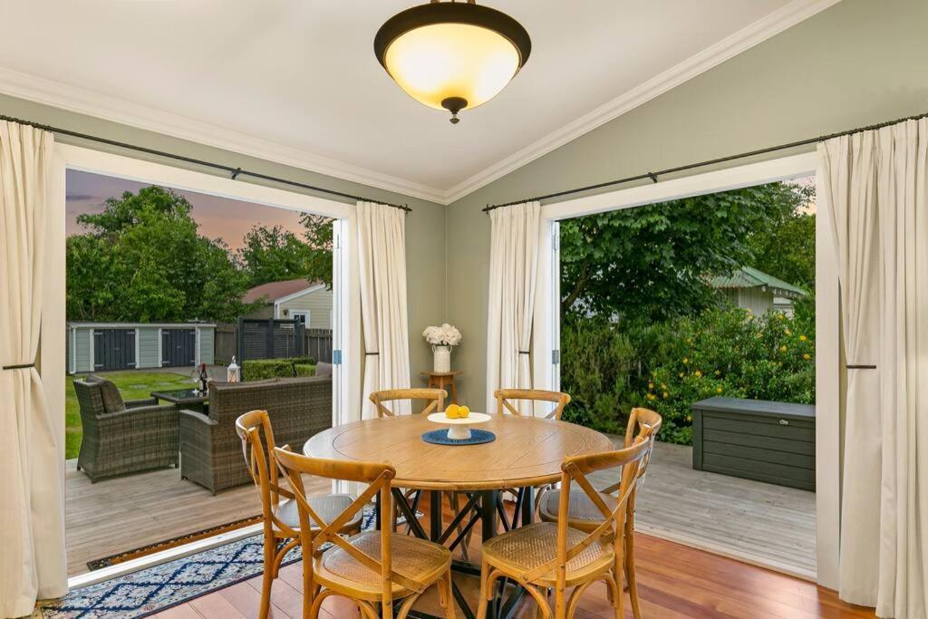 Historic Charm In Greytown - Cosy Kowhai Cottage Zewnętrze zdjęcie